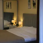 Bazar Charm- Cozy Urban Retreat In Historic Heart