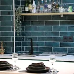 Bazar Charm- Cozy Urban Retreat In Historic Heart *