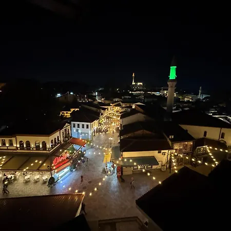 Bazar Charm- Cozy Urban Retreat In Historic Heart