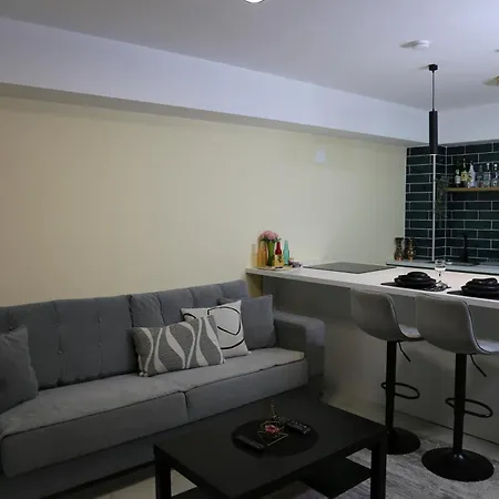 Bazar Charm- Cozy Urban Retreat In Historic Heart Apartament *