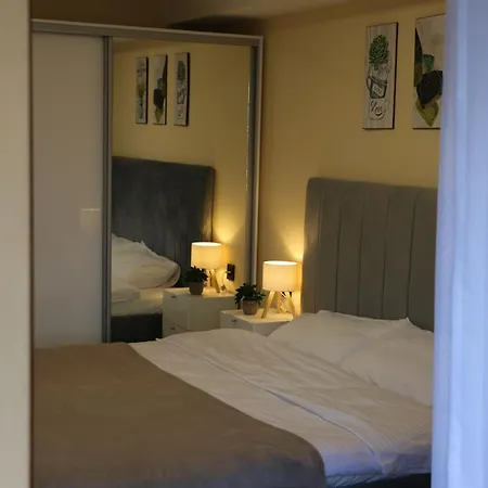 アパート Bazar Charm- Cozy Urban Retreat In Historic Heart *