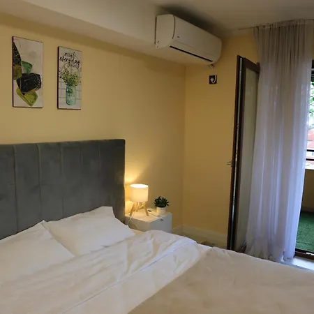 Bazar Charm- Cozy Urban Retreat In Historic Heart * 스코페