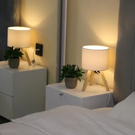 Bazar Charm- Cozy Urban Retreat In Historic Heart *