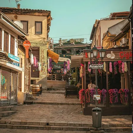Apartament Bazar Charm- Cozy Urban Retreat In Historic Heart