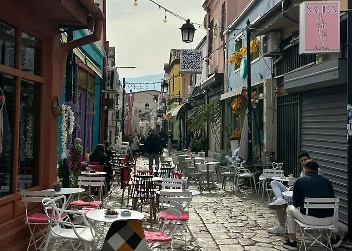 Bazar Charm- Cozy Urban Retreat In Historic Heart Скопье