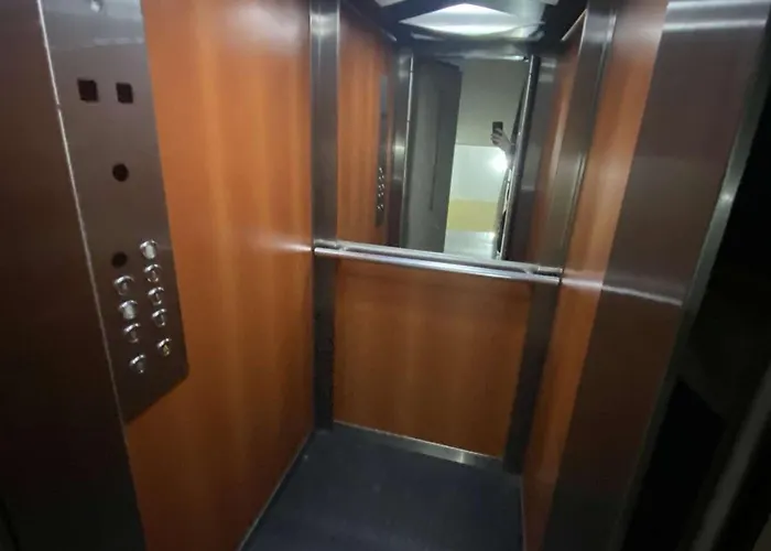 Апартаменты Bazar Charm- Cozy Urban Retreat In Historic Heart *