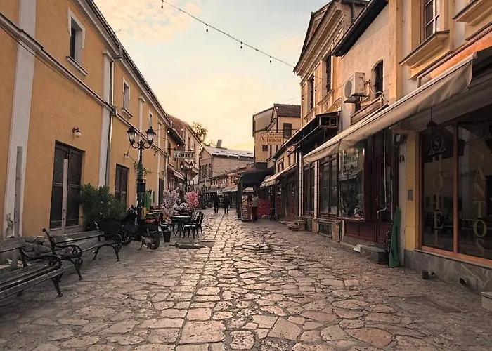 Apartament Bazar Charm- Cozy Urban Retreat In Historic Heart