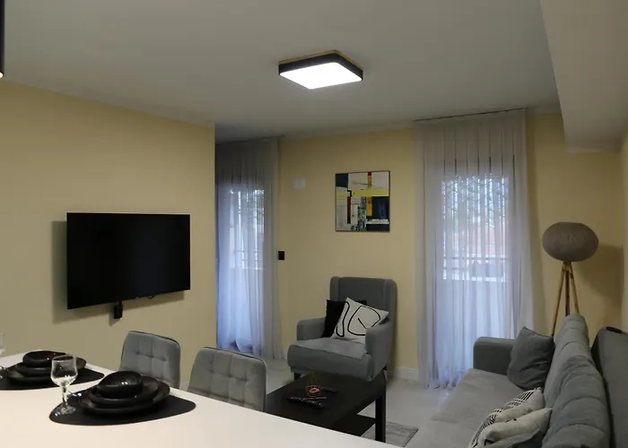 Bazar Charm- Cozy Urban Retreat In Historic Heart * Скопье