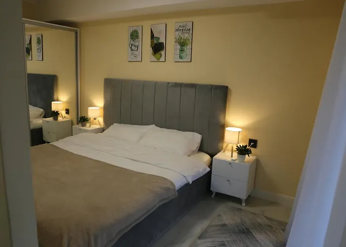 Apartament Bazar Charm- Cozy Urban Retreat In Historic Heart