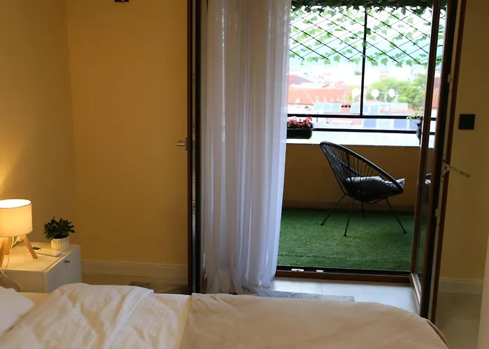 Bazar Charm- Cozy Urban Retreat In Historic Heart Apartament