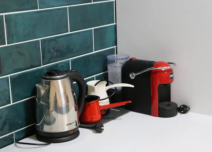 Bazar Charm- Cozy Urban Retreat In Historic Heart Апартаменты *